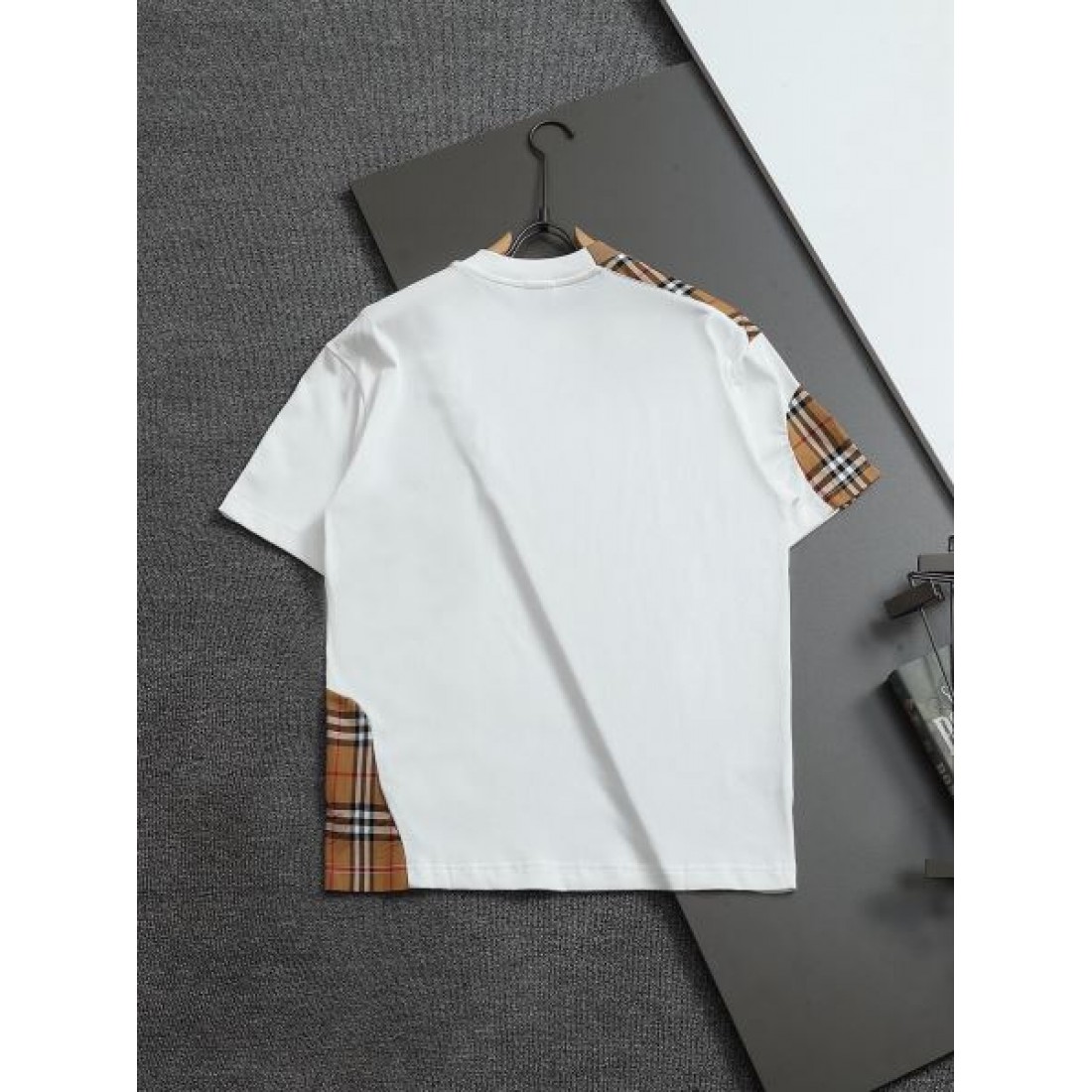 2025SS 半袖Tシャツ BURBERRY バーバリー コピー 一瞬で華やぐ - 画像 (4)
