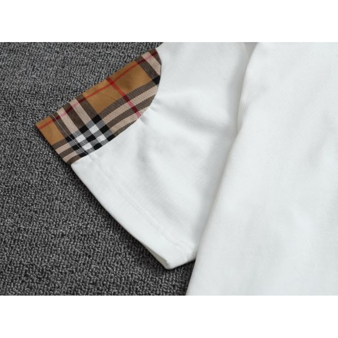 2025SS 半袖Tシャツ BURBERRY バーバリー コピー 一瞬で華やぐ - 画像 (7)