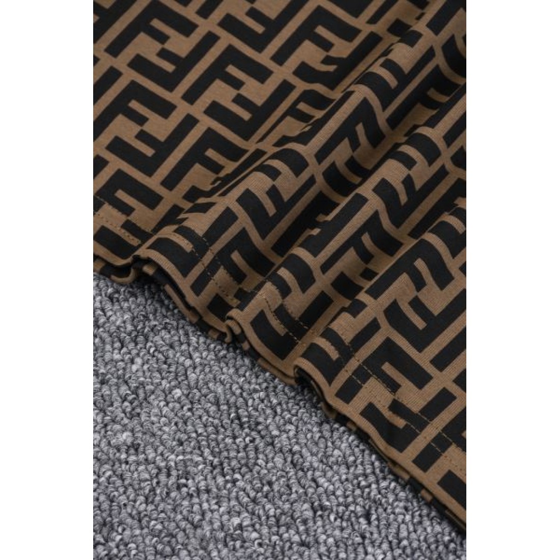 2025SS 半袖Tシャツ FENDI フェンデイ コピー シーズンの流行にチェック - 画像 (7)