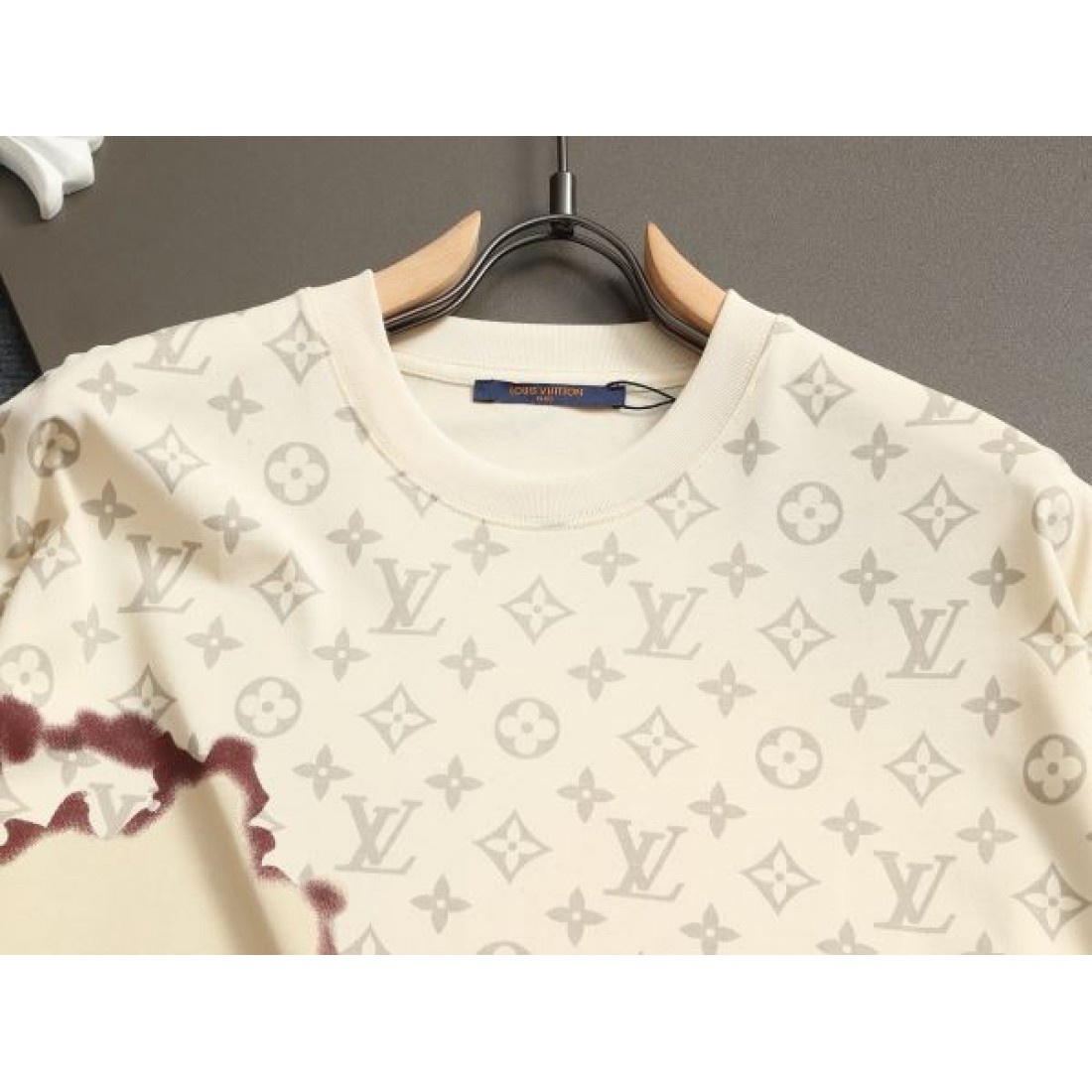 2025SS 半袖Tシャツ LOUIS VUITTON ルイヴィトン コピー 大人可愛い - 画像 (4)