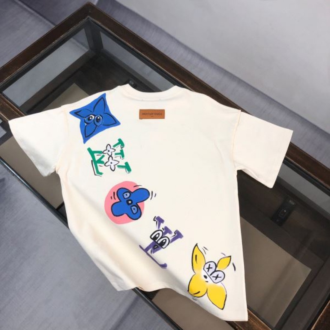 2025SS 半袖Tシャツ LOUIS VUITTON ルイヴィトン コピー 存在感抜群 - 画像 (4)