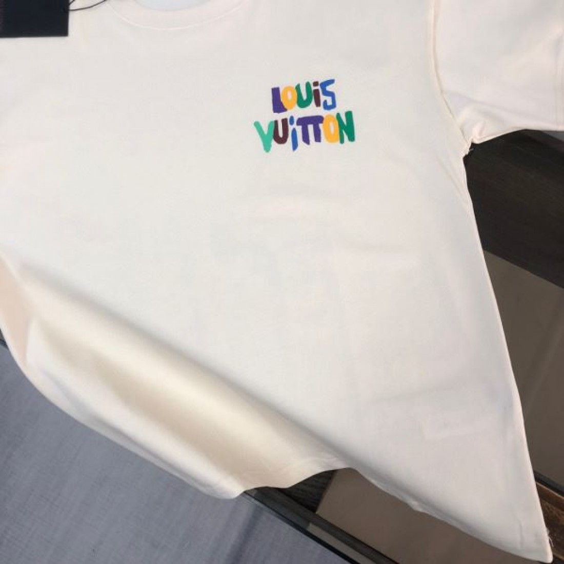 2025SS 半袖Tシャツ LOUIS VUITTON ルイヴィトン コピー 存在感抜群 - 画像 (6)