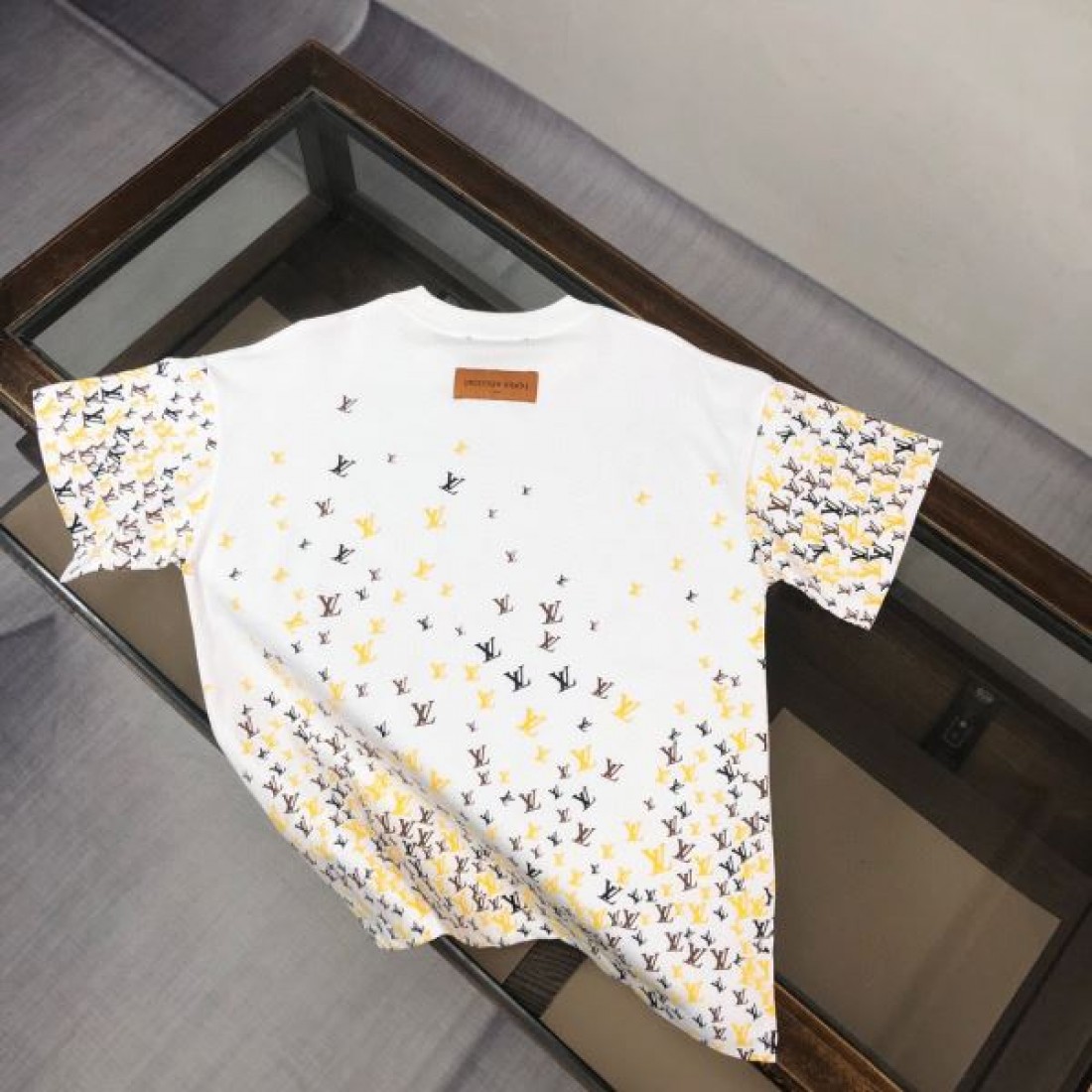 2025SS 半袖Tシャツ LOUIS VUITTON ルイヴィトン コピー 旬顔アイテム - 画像 (4)