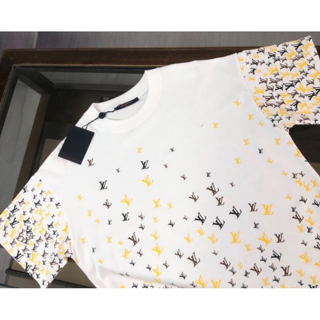 2025SS 半袖Tシャツ LOUIS VUITTON ルイヴィトン コピー 旬顔アイテム - 画像 (5)