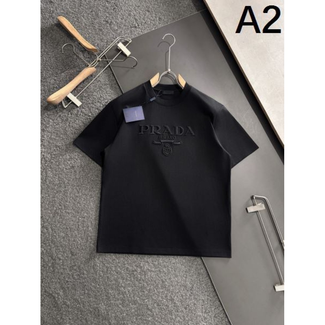2025SS 半袖Tシャツ PRADA プラダ コピー 大人カジュアルに - 画像 (3)