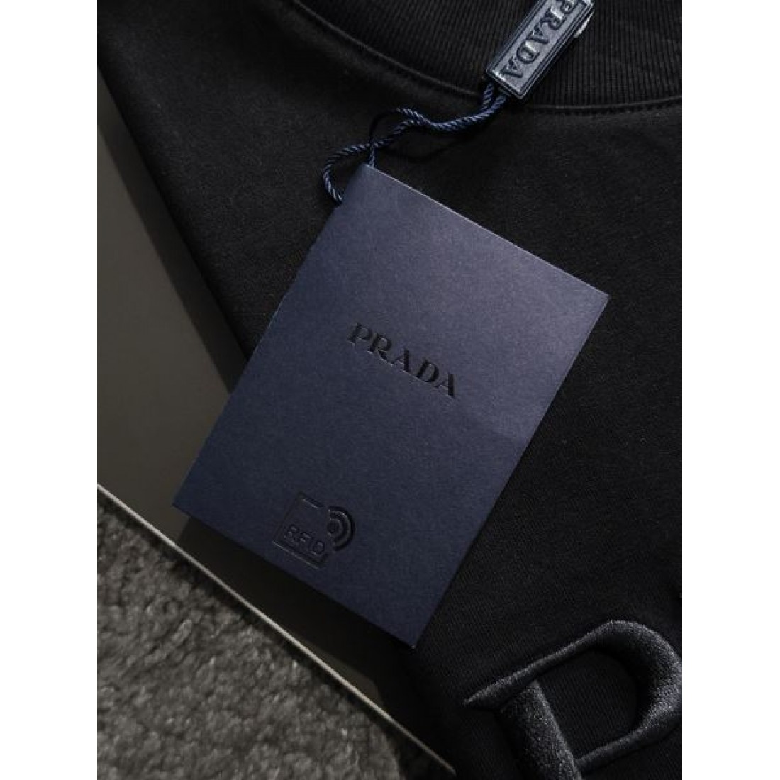 2025SS 半袖Tシャツ PRADA プラダ コピー 大人カジュアルに - 画像 (10)