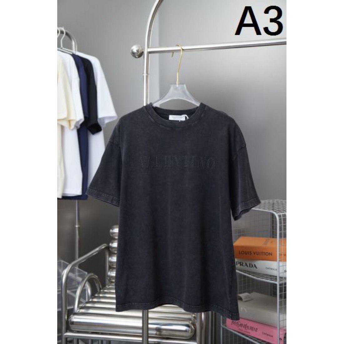 2025SS 半袖Tシャツ VALENTINO ヴァレンティノ コピー これは買い - 画像 (4)