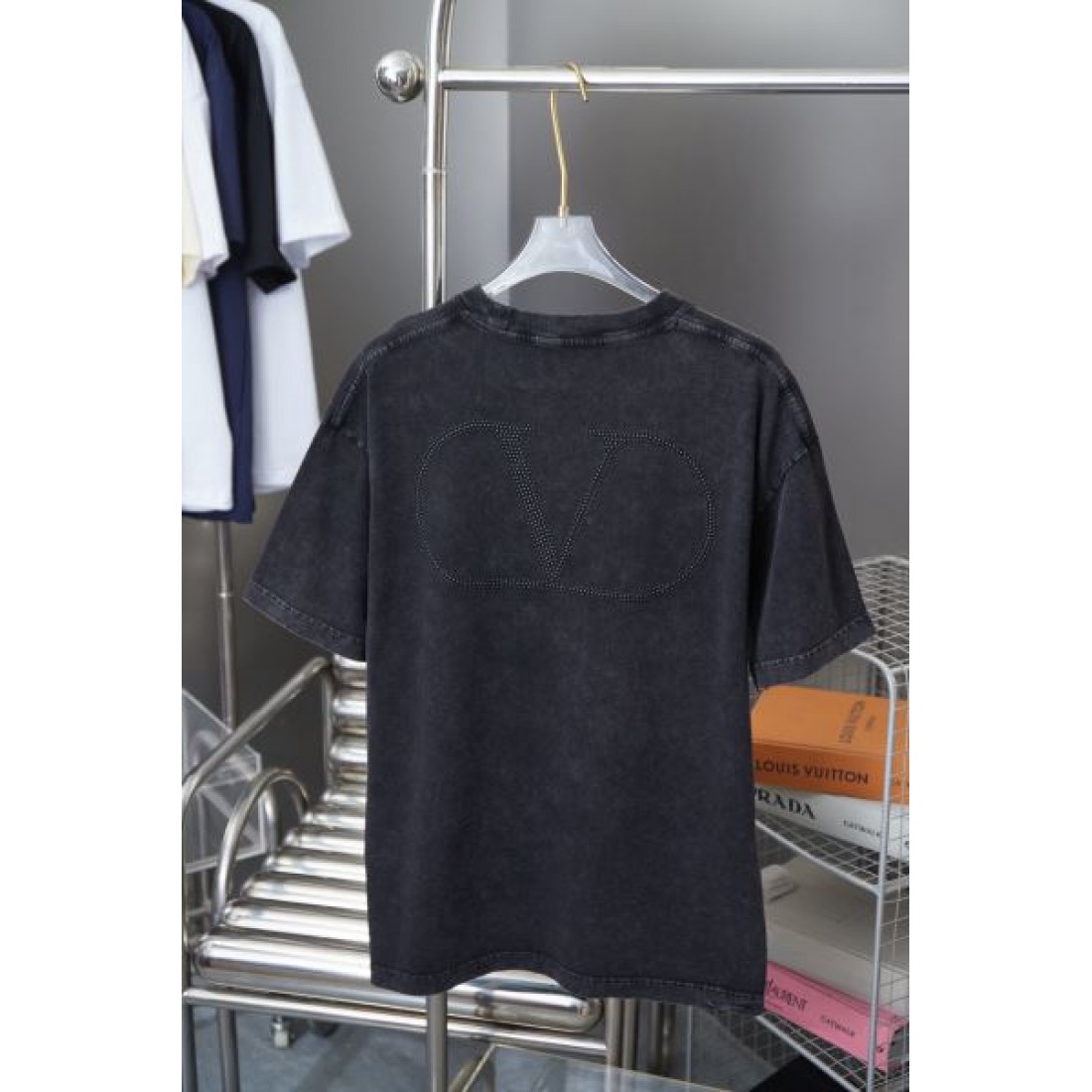 2025SS 半袖Tシャツ VALENTINO ヴァレンティノ コピー これは買い - 画像 (5)