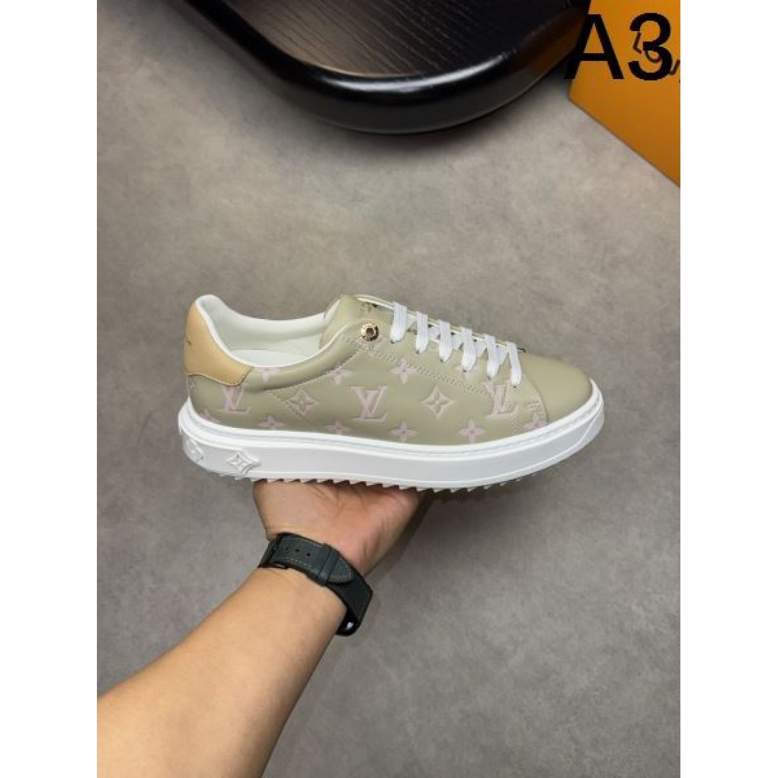 2025SS メンズ用 カジュアルシューズ LOUIS VUITTON ルイヴィトン コピー ファッション好き必見 - 画像 (4)