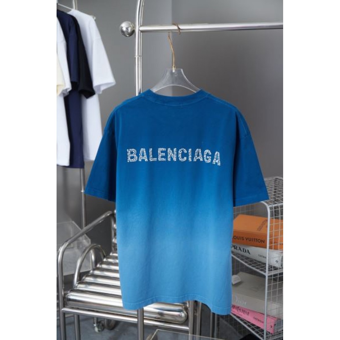 2025SS 半袖Tシャツ BALENCIAGA バレンシアガ コピー 人気セール100%新品 - 画像 (5)