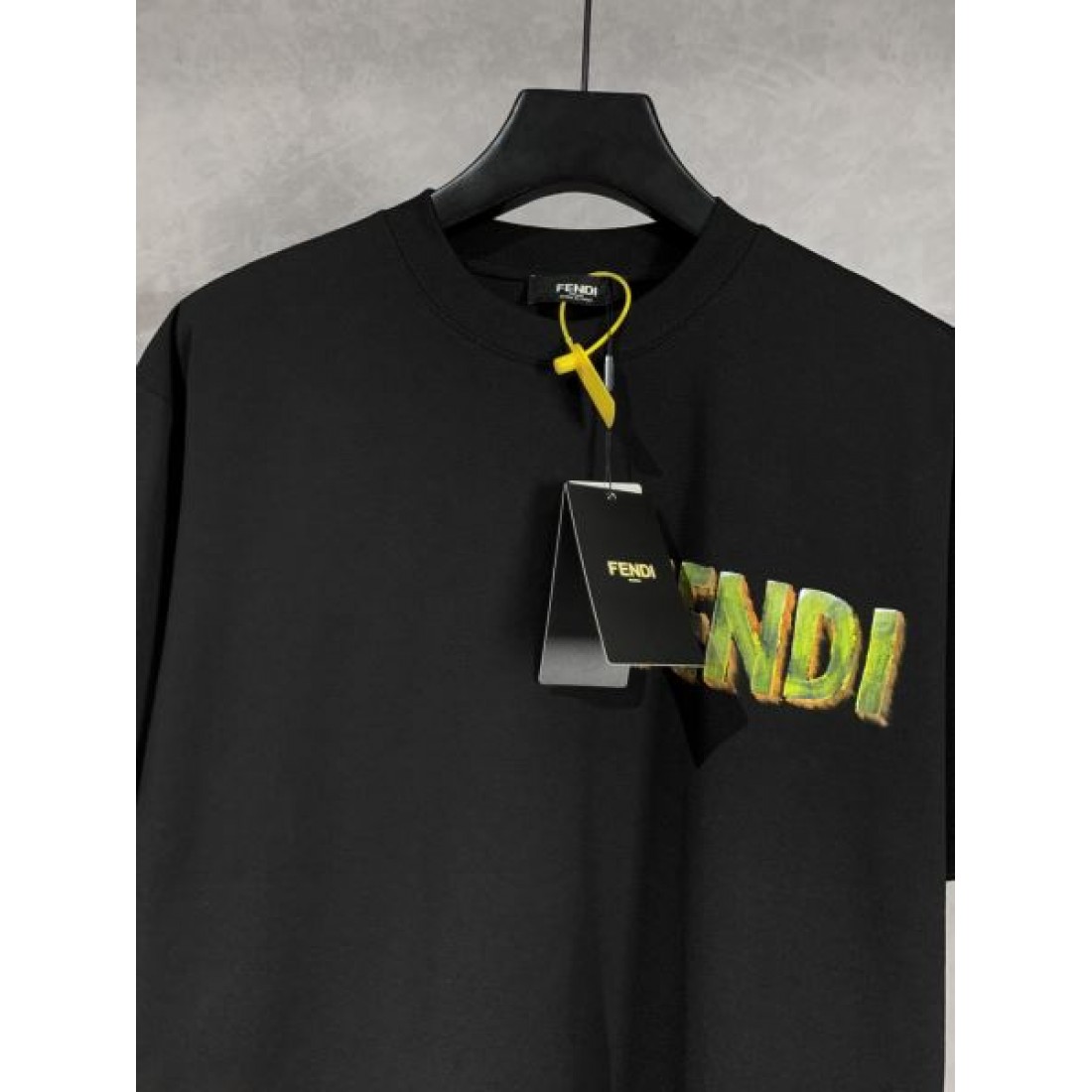 2025SS 半袖Tシャツ FENDI フェンデイ コピー リラックス感のある - 画像 (4)