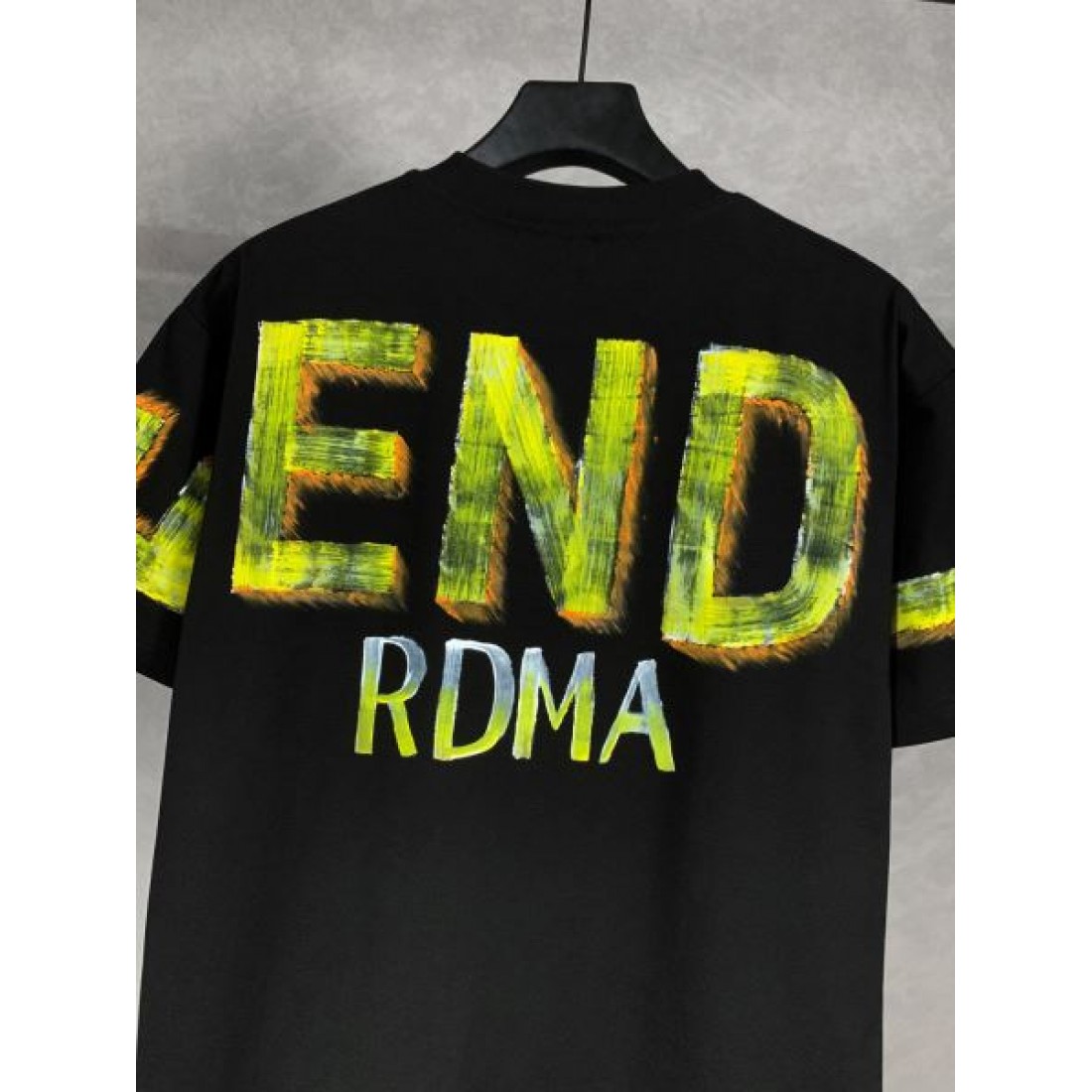 2025SS 半袖Tシャツ FENDI フェンデイ コピー リラックス感のある - 画像 (5)