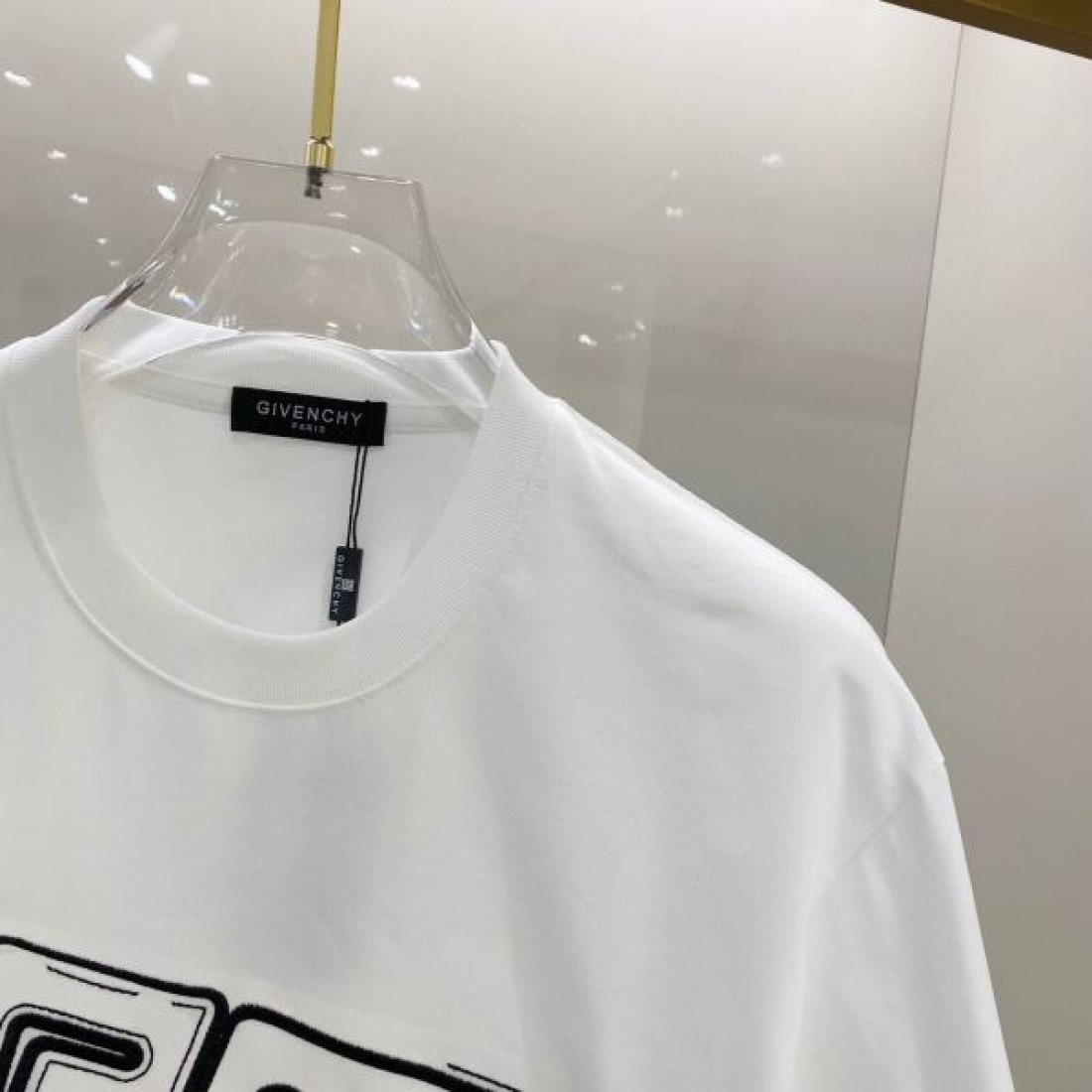 2025SS 半袖Tシャツ GIVENCHY ジバンシィ コピー 自分へのご褒美に - 画像 (6)