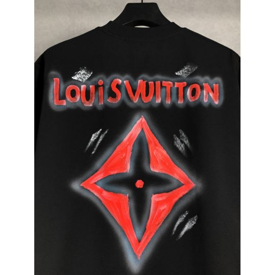2025SS 半袖Tシャツ LOUIS VUITTON ルイヴィトン コピー 大人気の定番アイテム - 画像 (5)