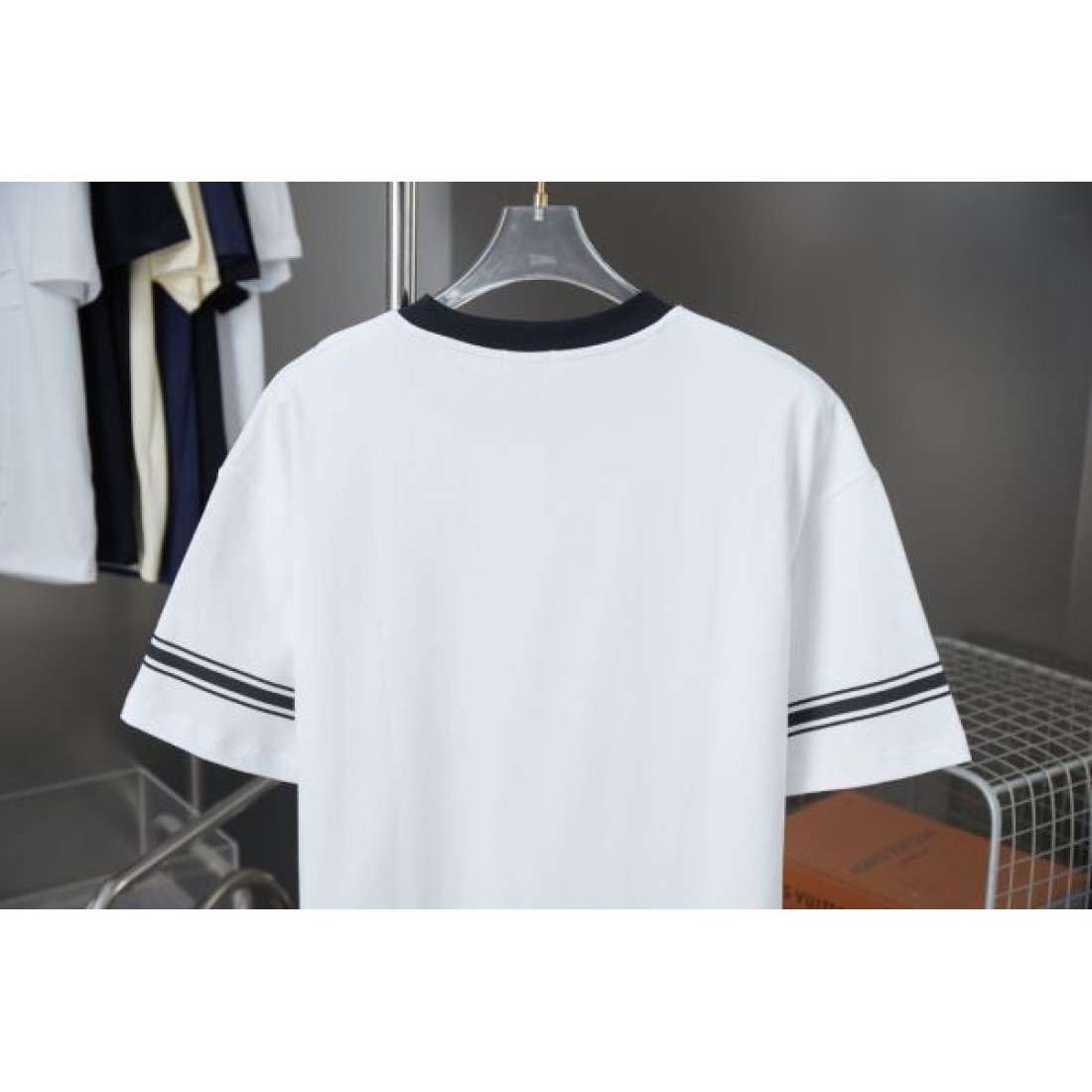 2025SS 半袖Tシャツ CELINE セリーヌ コピー 大人カジュアルに - 画像 (6)