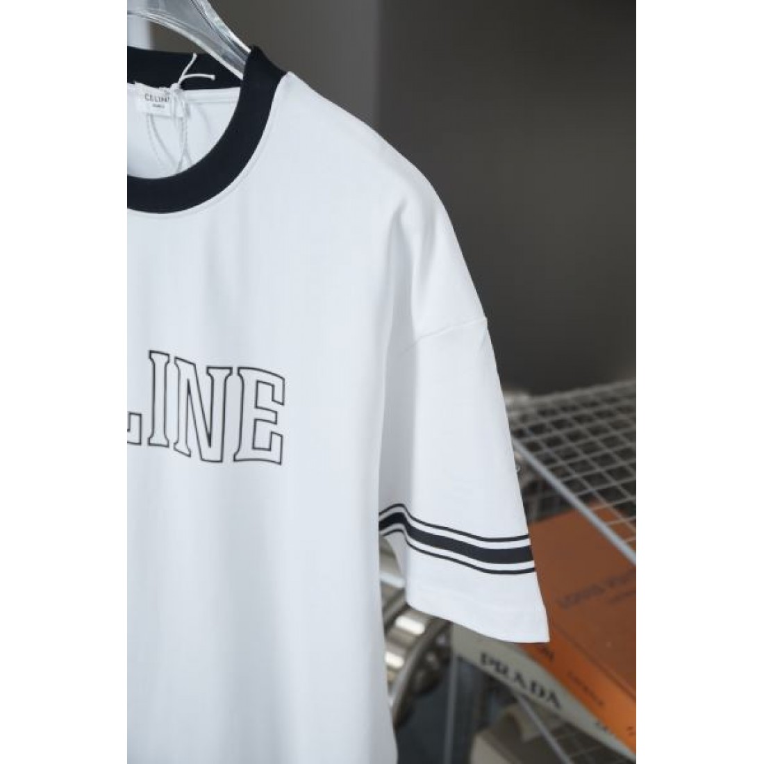 2025SS 半袖Tシャツ CELINE セリーヌ コピー 大人カジュアルに - 画像 (7)