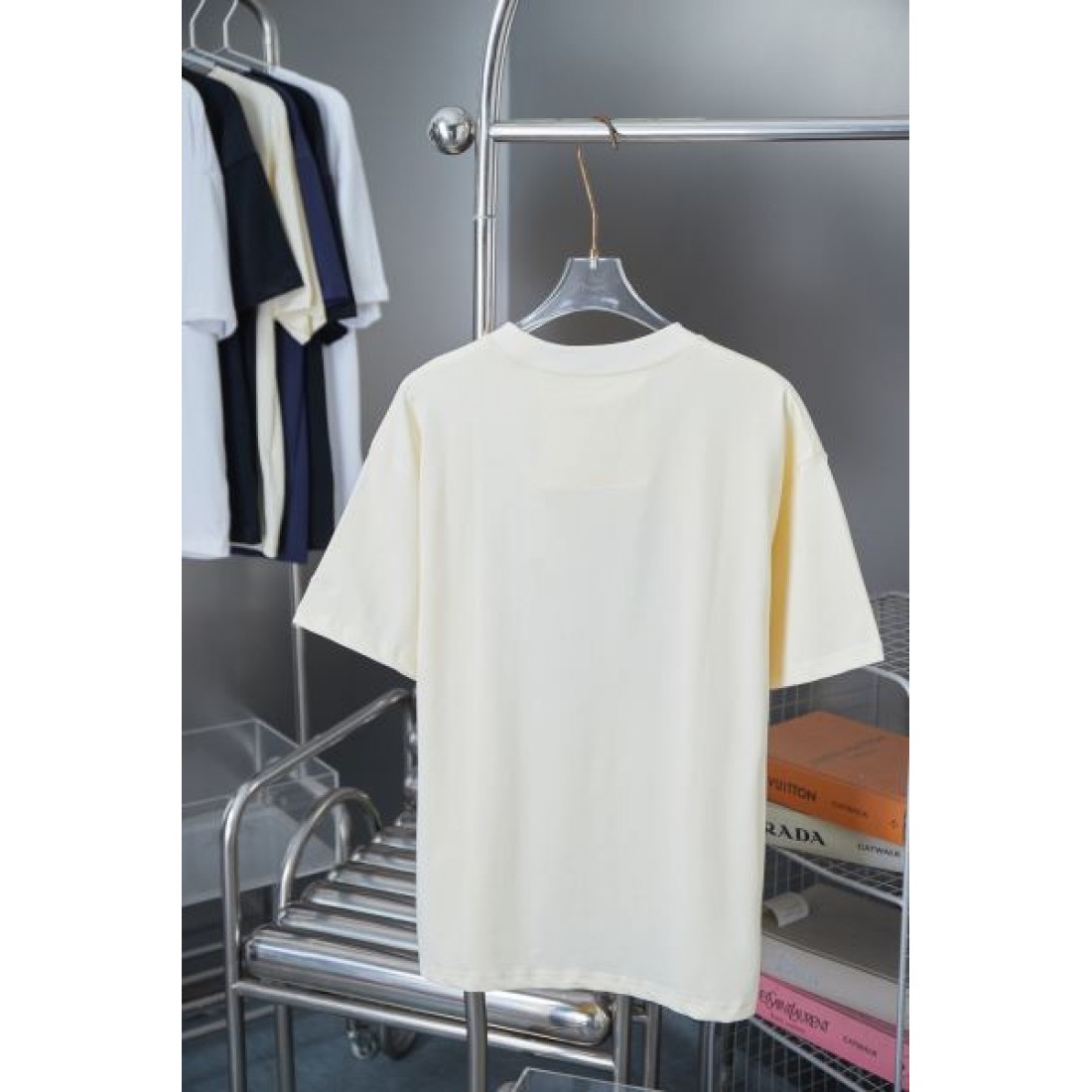 2025SS 半袖Tシャツ GIVENCHY ジバンシィ コピー 今季は色を使った注目新品 - 画像 (4)