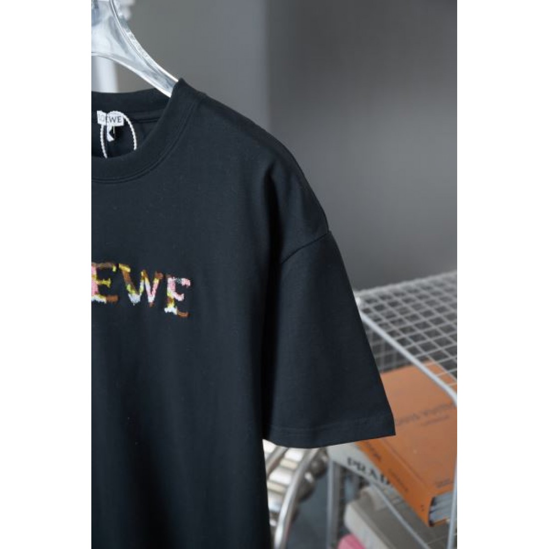 2025SS 半袖Tシャツ LOEWE ロエベ コピー デイリー使いに実用性抜群 - 画像 (6)