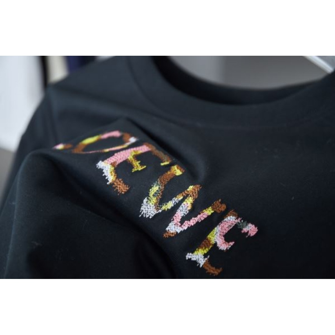 2025SS 半袖Tシャツ LOEWE ロエベ コピー デイリー使いに実用性抜群 - 画像 (8)