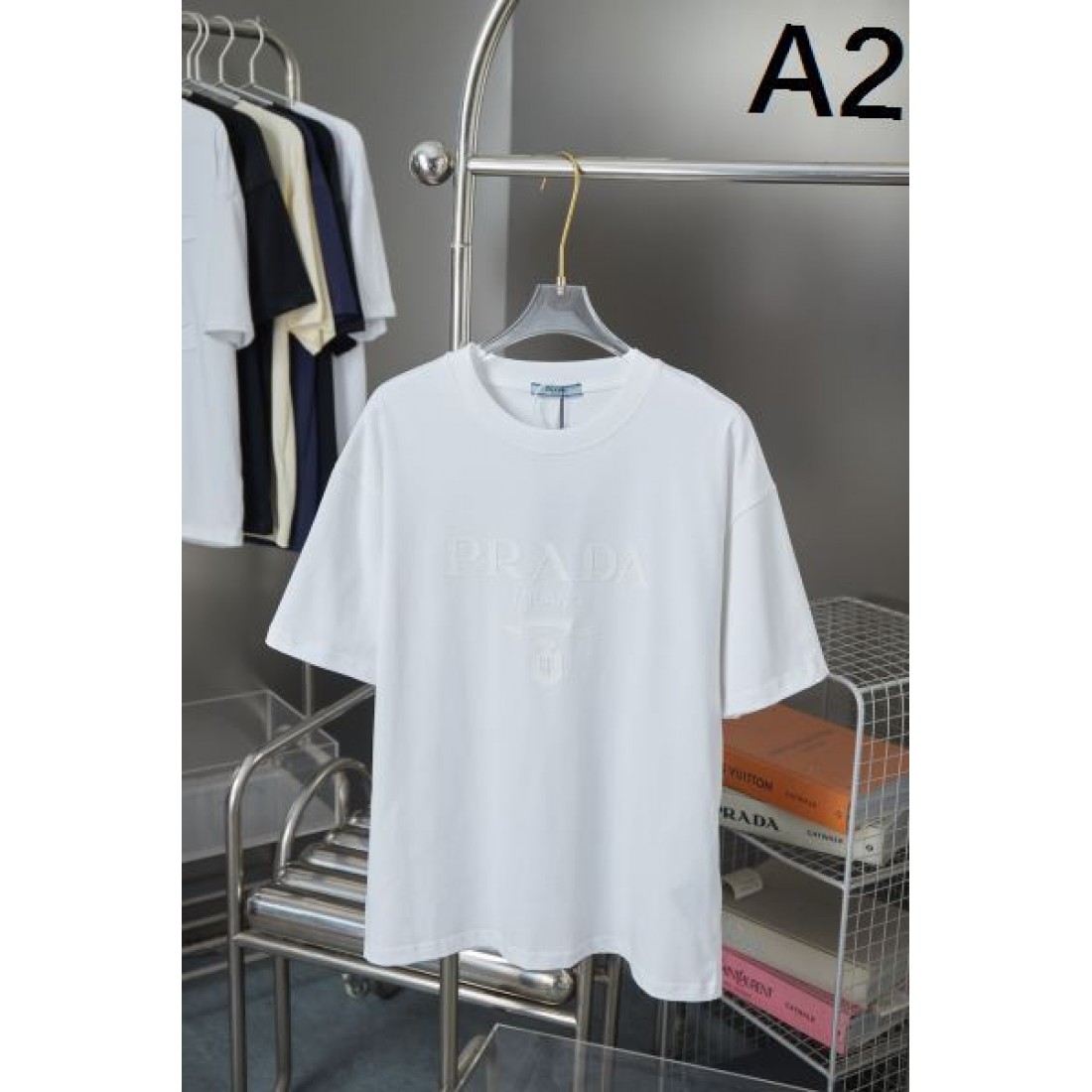 2025SS 半袖Tシャツ PRADA プラダ コピー 引き続き注目のスタイル - 画像 (3)