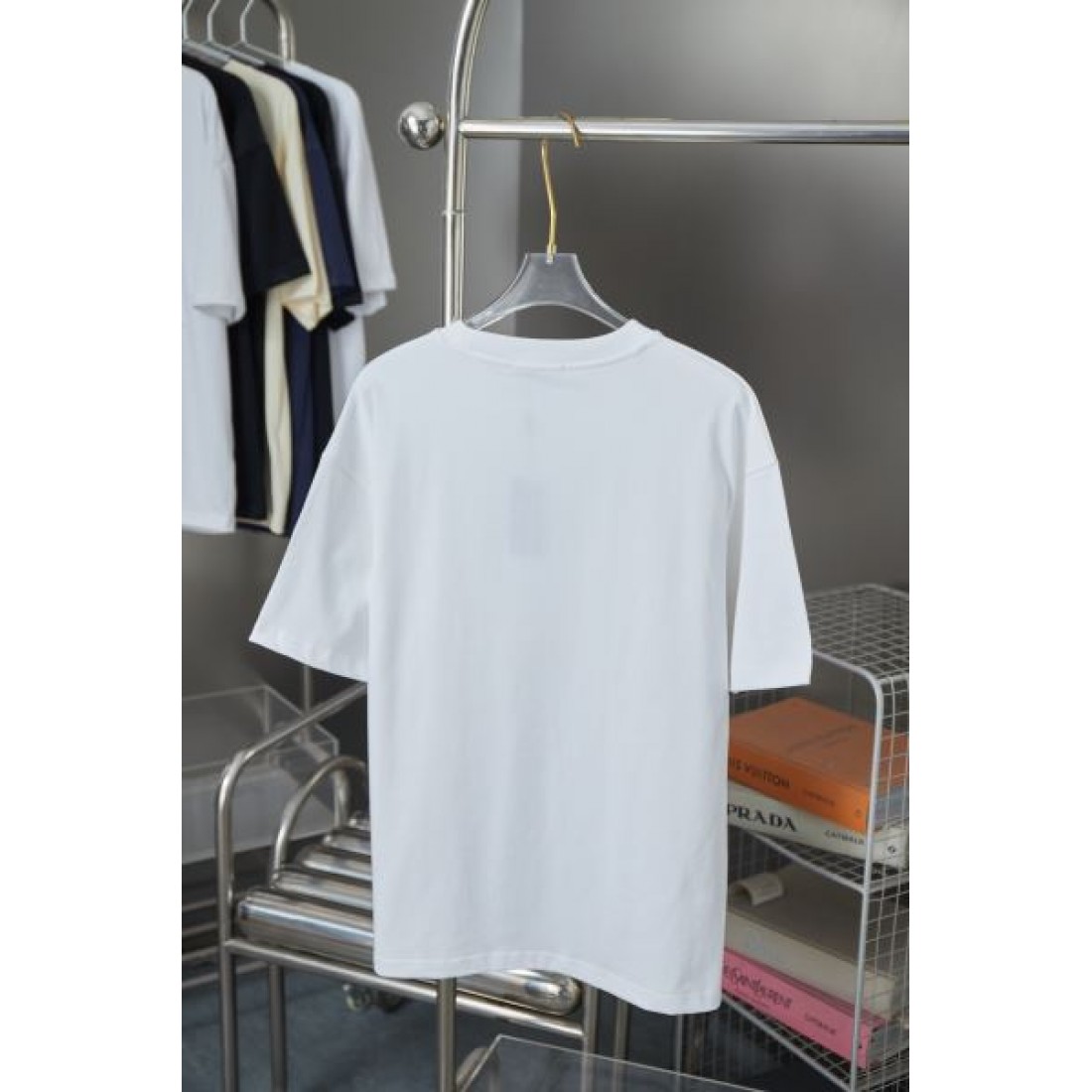 2025SS 半袖Tシャツ PRADA プラダ コピー 引き続き注目のスタイル - 画像 (4)