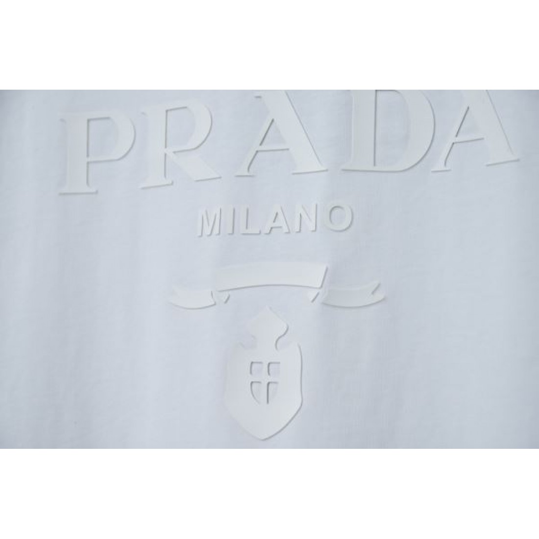 2025SS 半袖Tシャツ PRADA プラダ コピー 引き続き注目のスタイル - 画像 (9)