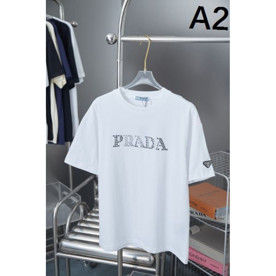2025SS 半袖Tシャツ PRADA プラダ コピー この夏を彩る - 画像 (3)