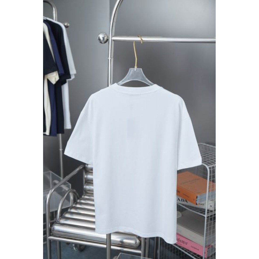 2025SS 半袖Tシャツ PRADA プラダ コピー この夏を彩る - 画像 (4)