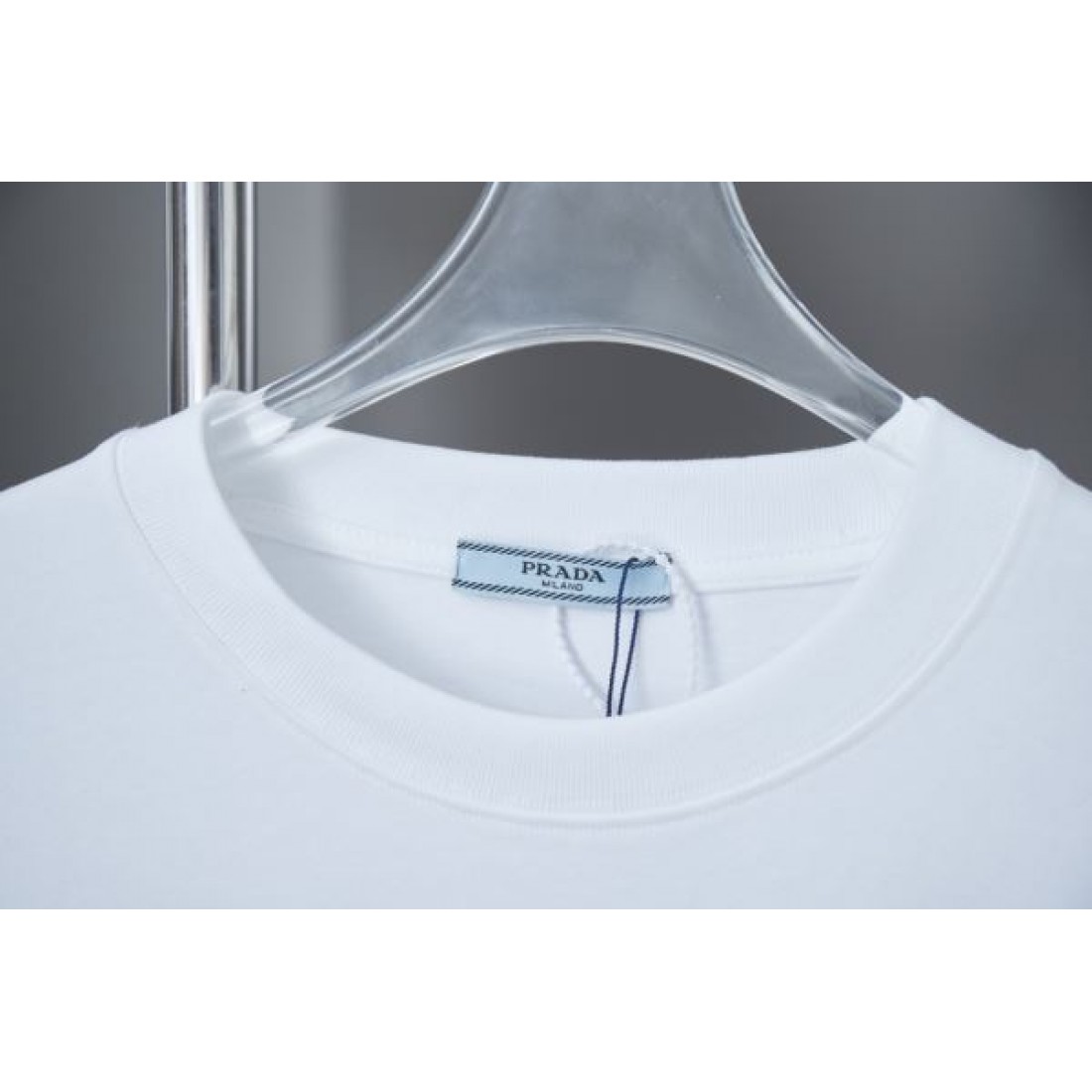 2025SS 半袖Tシャツ PRADA プラダ コピー この夏を彩る - 画像 (5)
