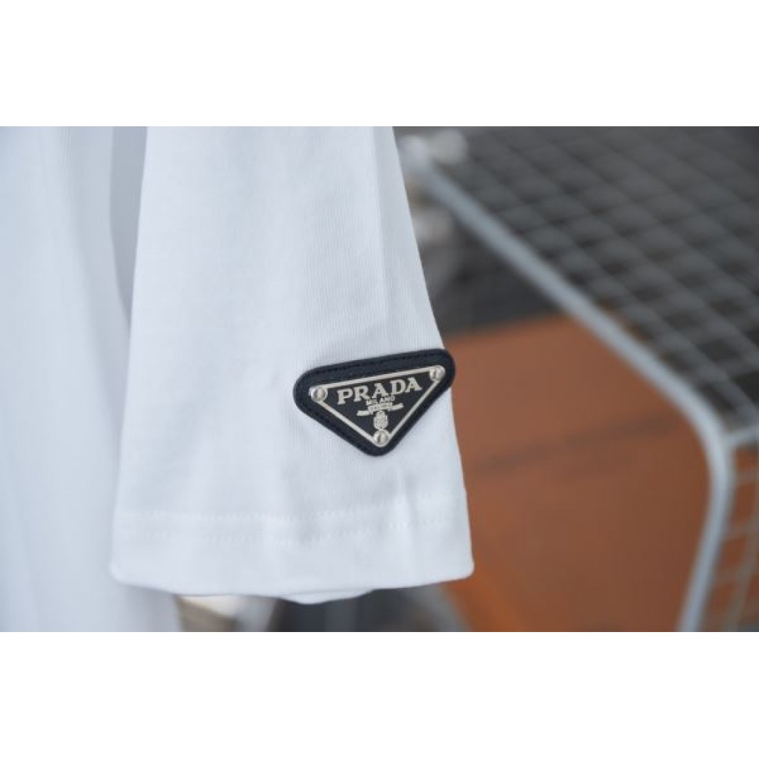 2025SS 半袖Tシャツ PRADA プラダ コピー この夏を彩る - 画像 (7)