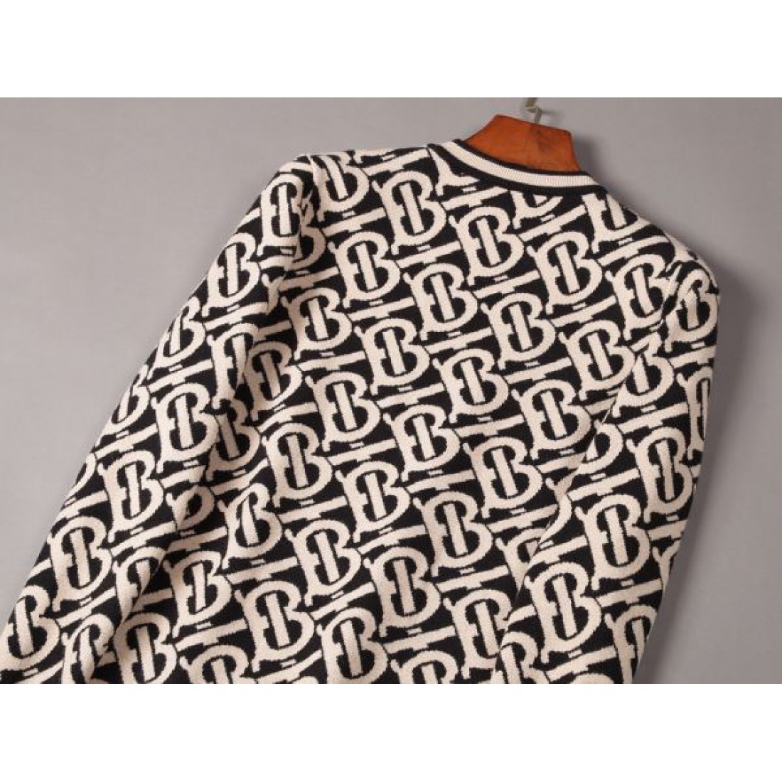 2025FW セーター BURBERRY バーバリー コピー スタイルが決まる - 画像 (5)