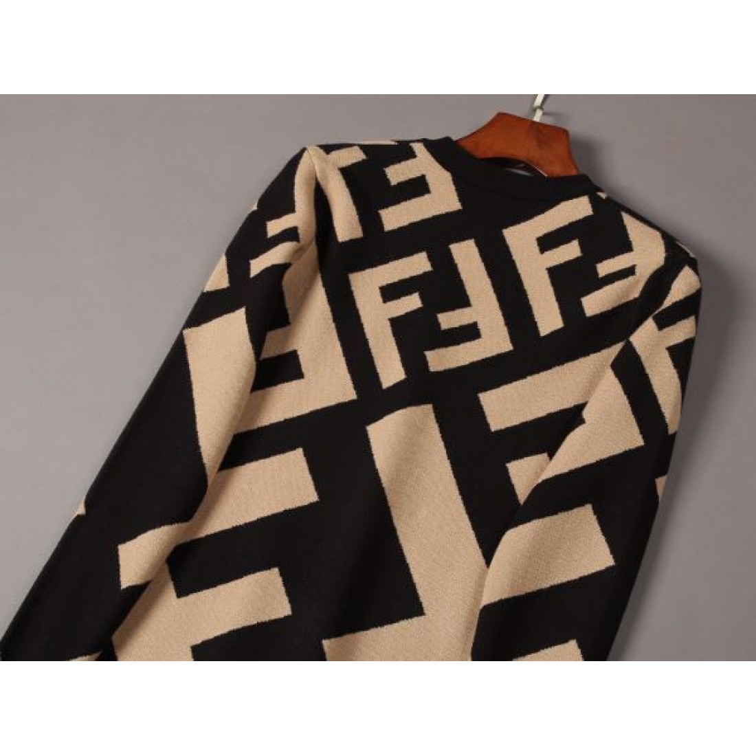 2025FW セーター FENDI フェンデイ コピー リラックス感のある - 画像 (6)