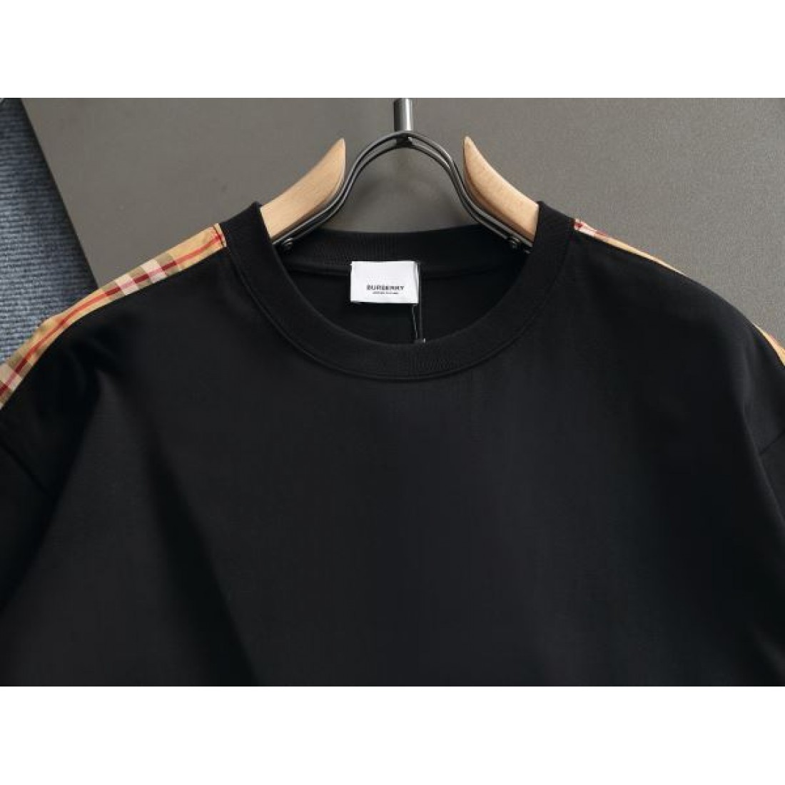 2025FW 半袖Tシャツ BURBERRY バーバリー コピー 夏に映えるアイテム - 画像 (4)