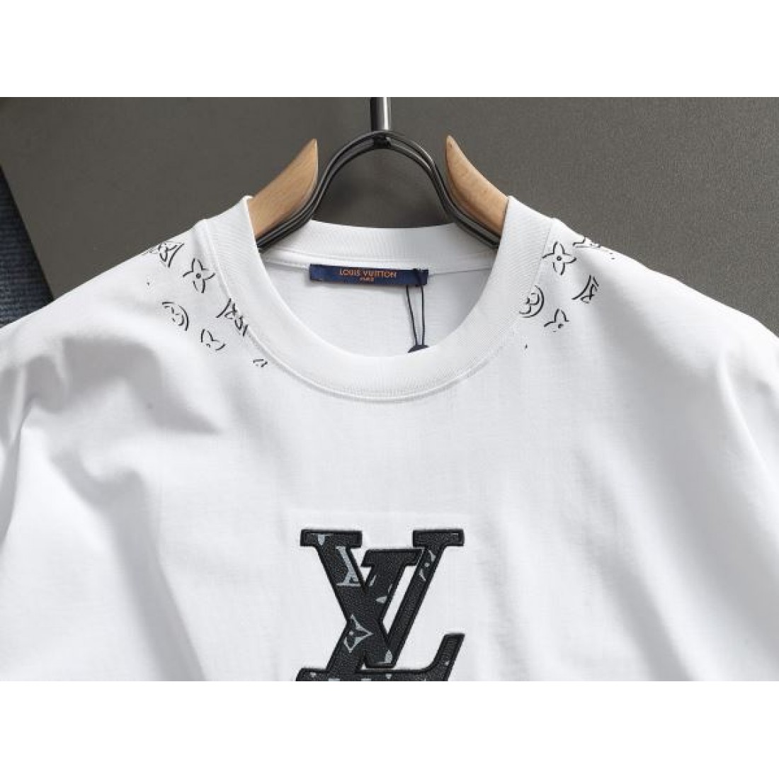 2025FW 半袖Tシャツ LOUIS VUITTON ルイヴィトン コピー リピート率高め - 画像 (5)
