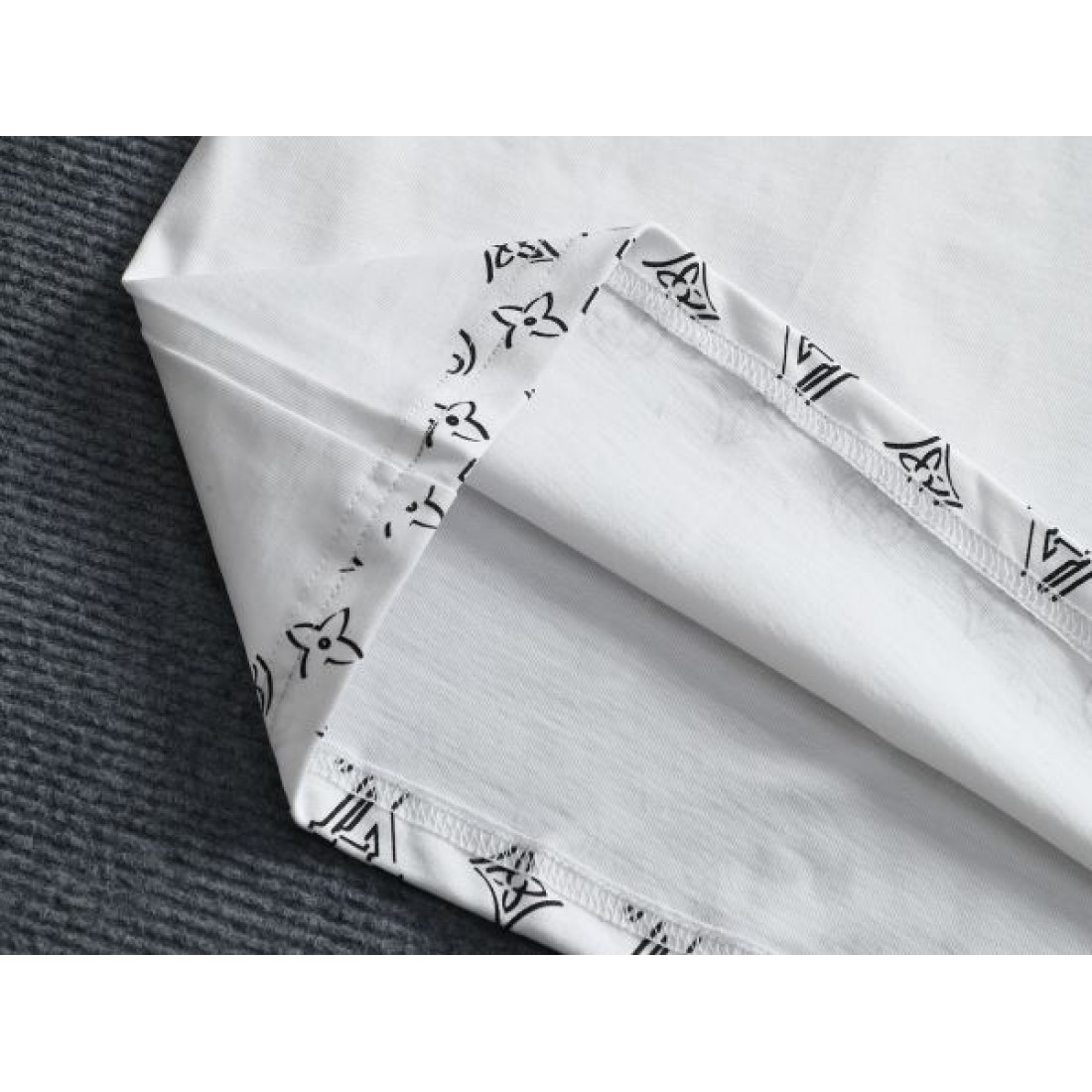 2025FW 半袖Tシャツ LOUIS VUITTON ルイヴィトン コピー リピート率高め - 画像 (7)