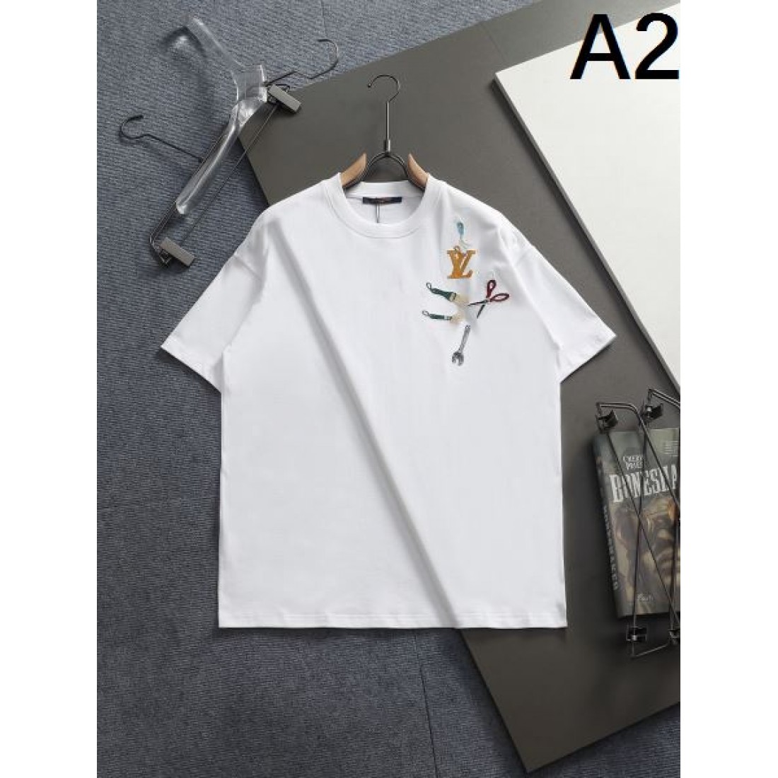 2025FW 半袖Tシャツ LOUIS VUITTON ルイヴィトン コピー 旬なカラー展開 - 画像 (3)