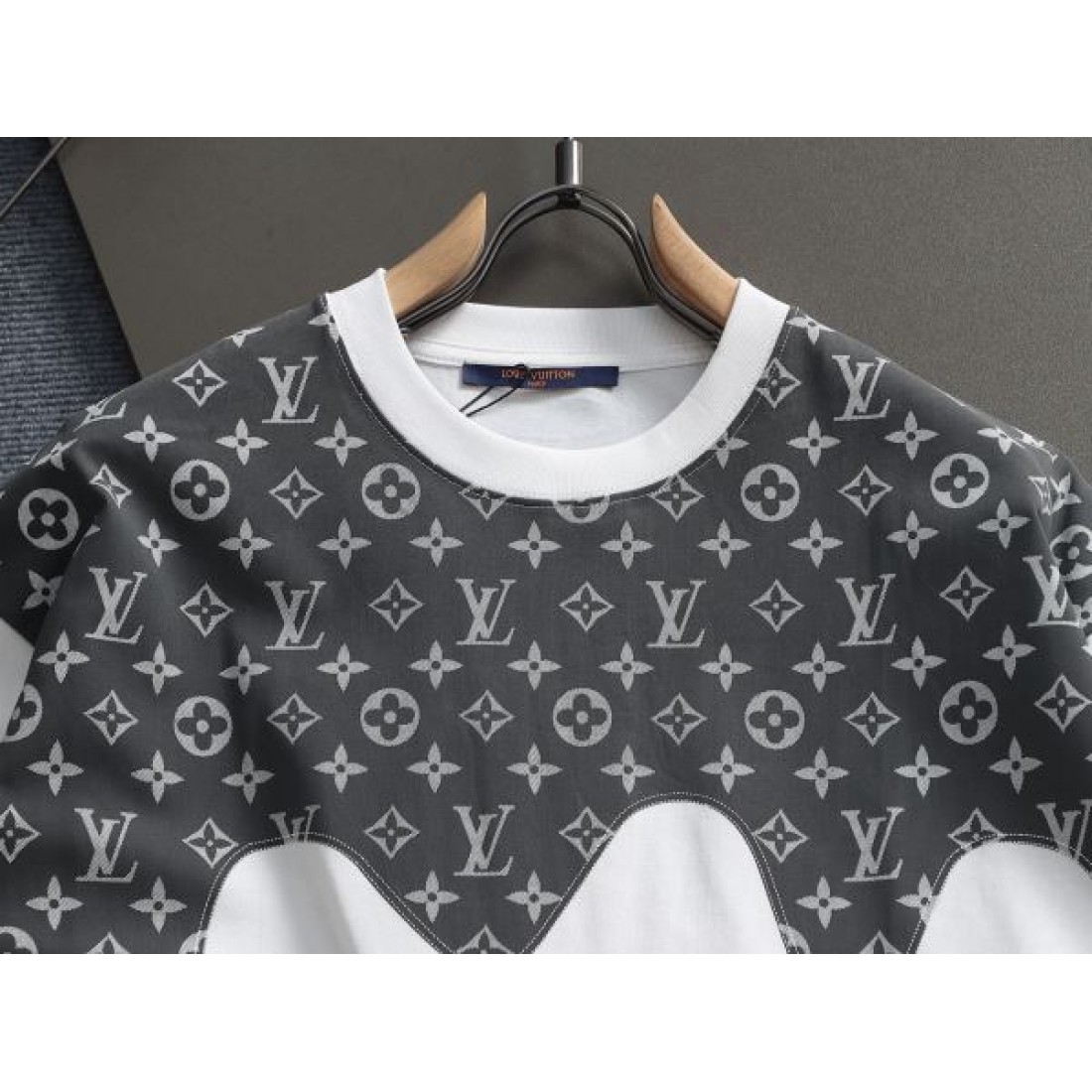 2025FW 半袖Tシャツ LOUIS VUITTON ルイヴィトン コピー ラグジュアリーな魅力 - 画像 (5)