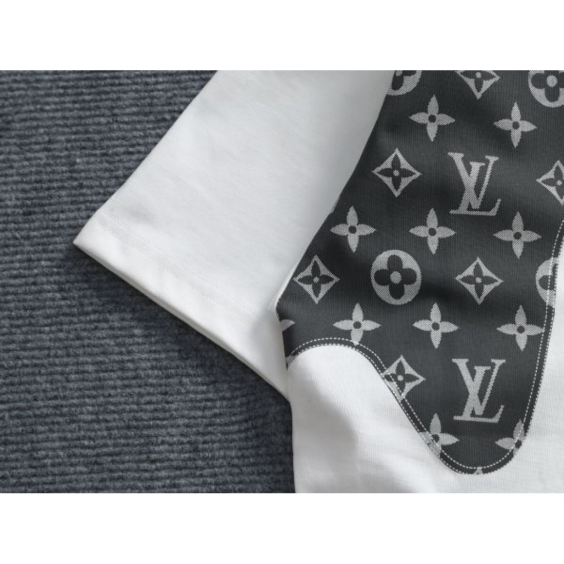 2025FW 半袖Tシャツ LOUIS VUITTON ルイヴィトン コピー ラグジュアリーな魅力 - 画像 (7)