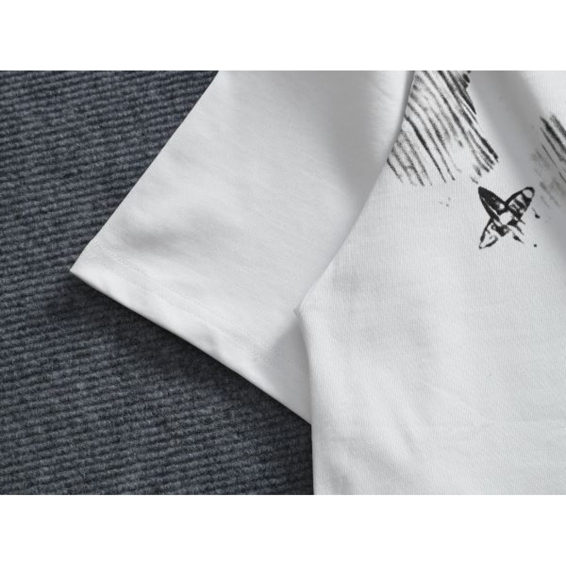 2025FW 半袖Tシャツ LOUIS VUITTON ルイヴィトン コピー トレンド感抜群 - 画像 (6)