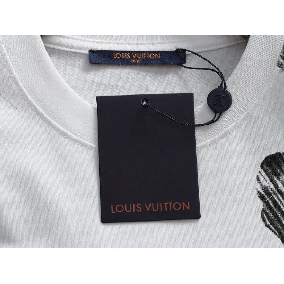 2025FW 半袖Tシャツ LOUIS VUITTON ルイヴィトン コピー トレンド感抜群 - 画像 (10)
