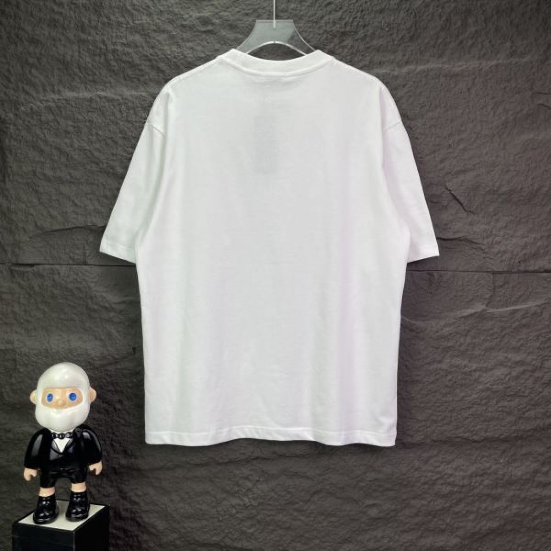 2025FW 半袖Tシャツ DIOR ディオール コピー デザイン性抜群 - 画像 (4)