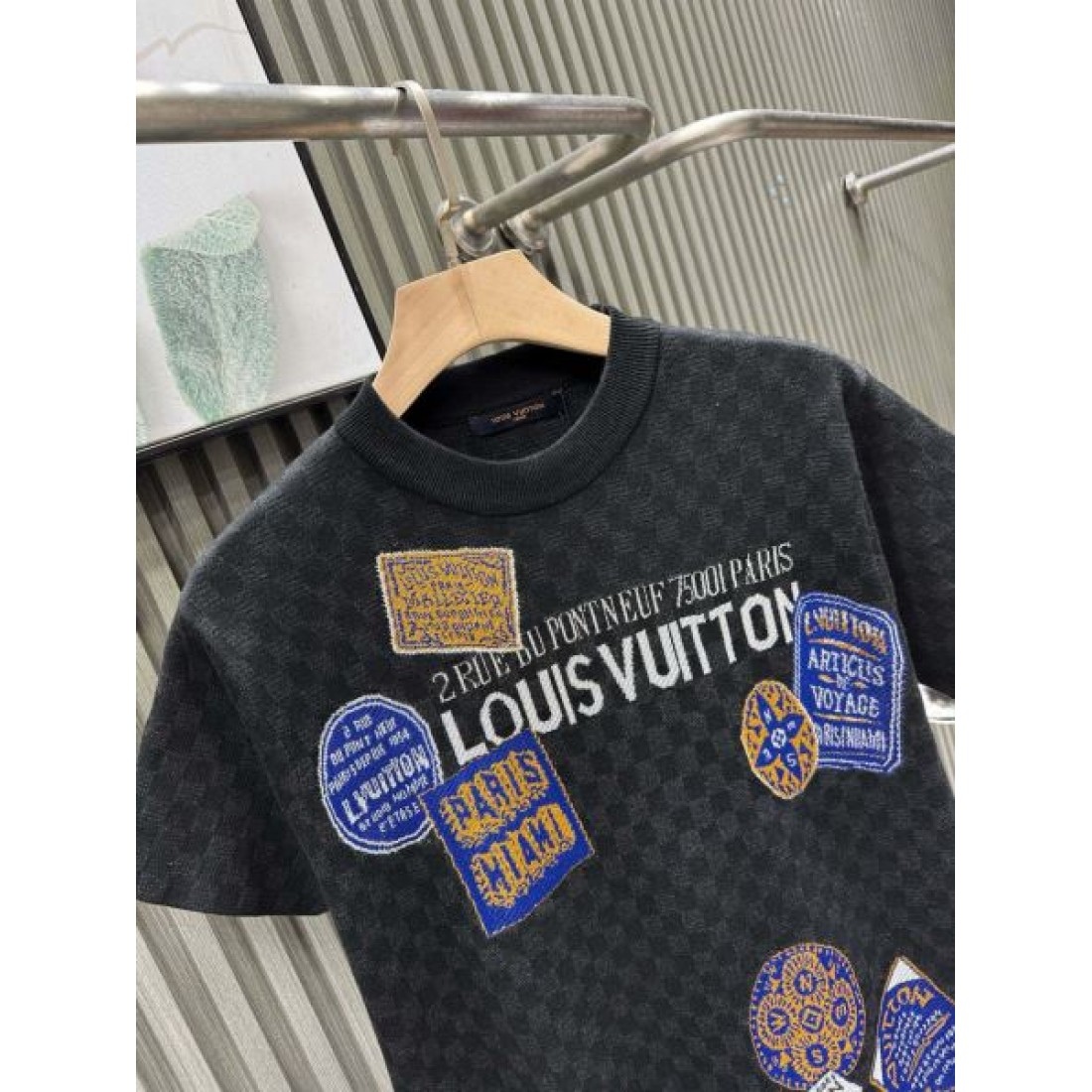 2025FW 半袖Tシャツ LOUIS VUITTON ルイヴィトン コピー 一目惚れアイテム - 画像 (4)