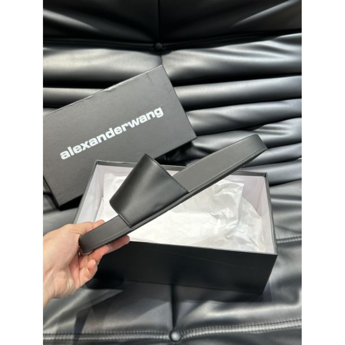 ALEXANDER WANG アレキサンダーワン 今夏も絶対に流行る 2024SS メンズ用 スリッパ - 画像 (7)