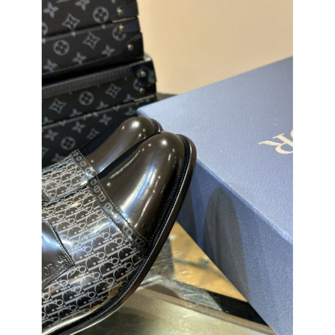 DIOR ディオール 春先にはもってこいの色 2024SS メンズ用 ビジネスシューズ - 画像 (8)