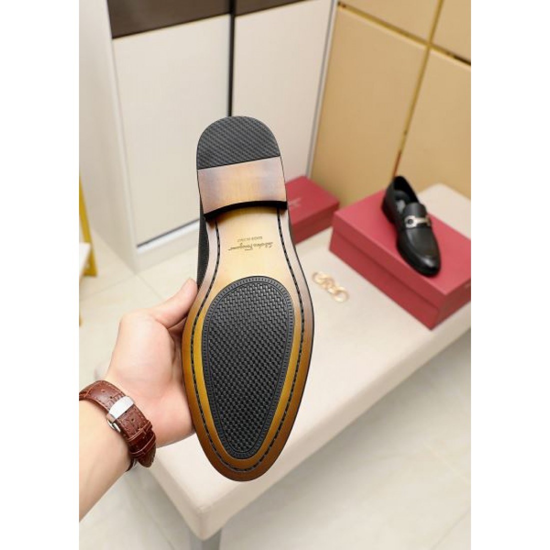 FERRAGAMO サルヴァトーレ フェラガモ 着心地が魅力 2024SS メンズ用 ビジネスシューズ - 画像 (10)