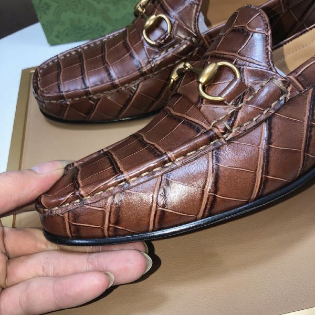 GUCCI グッチ 心惹かれるスタイル 2024SS メンズ用 ビジネスシューズ - 画像 (8)