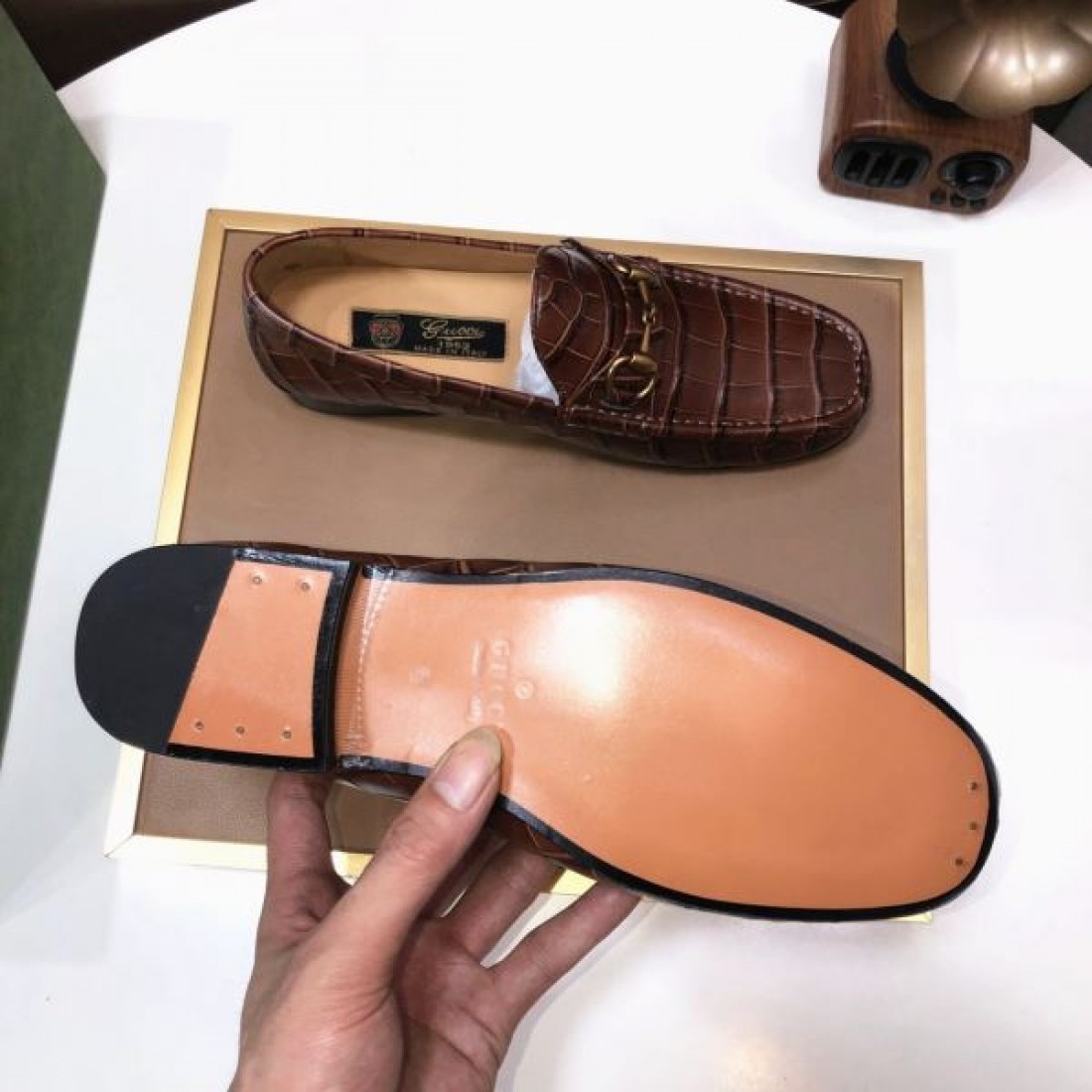 GUCCI グッチ 心惹かれるスタイル 2024SS メンズ用 ビジネスシューズ - 画像 (10)