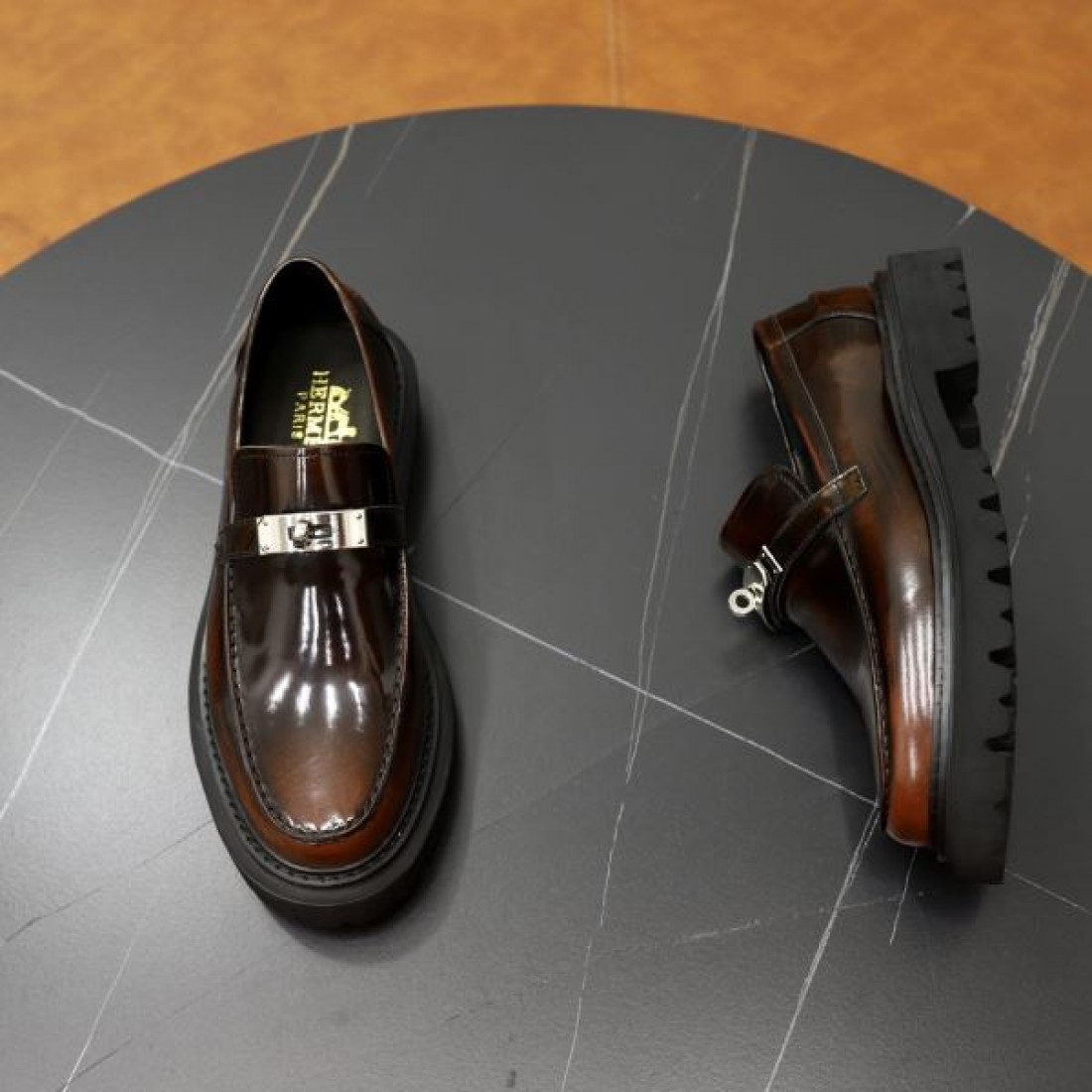 HERMES エルメス 数量限定のSALE価格 2024SS メンズ用 ビジネスシューズ - 画像 (7)