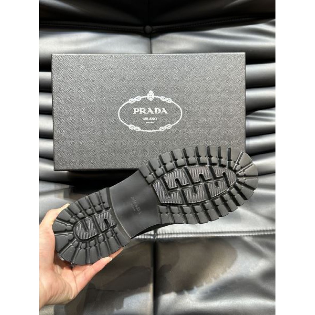 PRADA プラダ 遊び心が溢れるアイテム 2024SS メンズ用 ビジネスシューズ - 画像 (10)