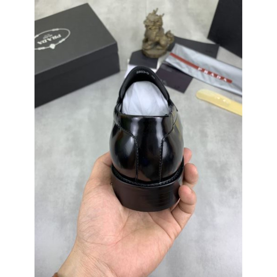 PRADA プラダ 希少！取り扱い店舗限定 2024SS メンズ用 ビジネスシューズ - 画像 (9)